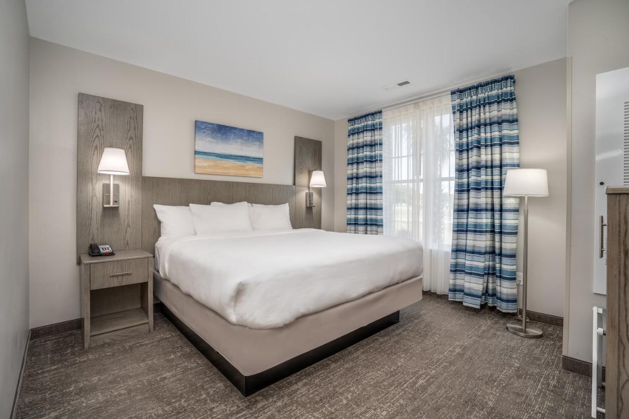 Lighthouse Suites - Best Western Signature Collection เอเมอรัลด์ไอเอิล ภายนอก รูปภาพ