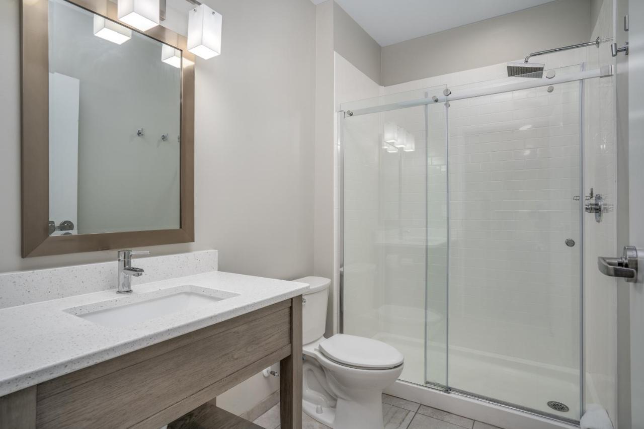 Lighthouse Suites - Best Western Signature Collection เอเมอรัลด์ไอเอิล ภายนอก รูปภาพ